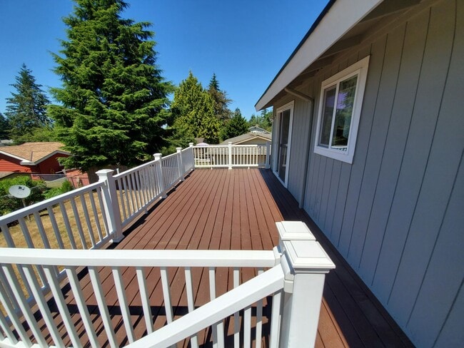 Building Photo - 3 Bed, 1.75 bath Home in Port Orchard