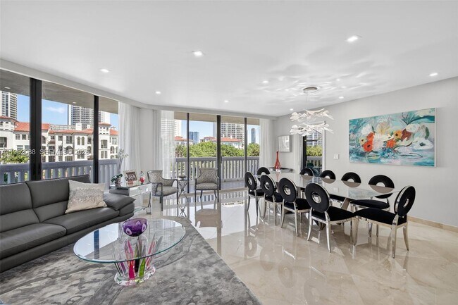 Building Photo - 2000 Island Blvd