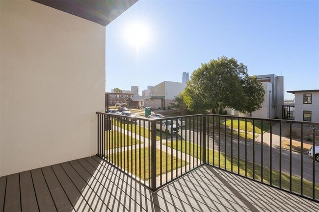 Building Photo - 827 NW 8th St