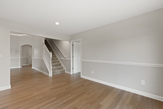 Building Photo - Lovely 3 BR, 2.5 BR Home with 2 Car Garage, Boiling Springs