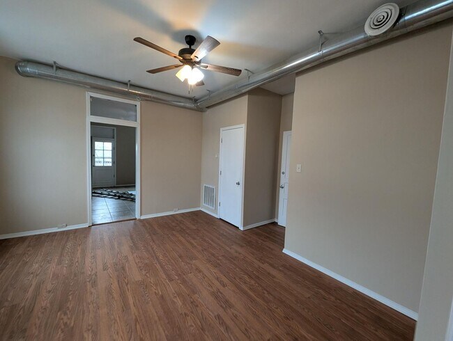 Building Photo - 3517 Giles Ave