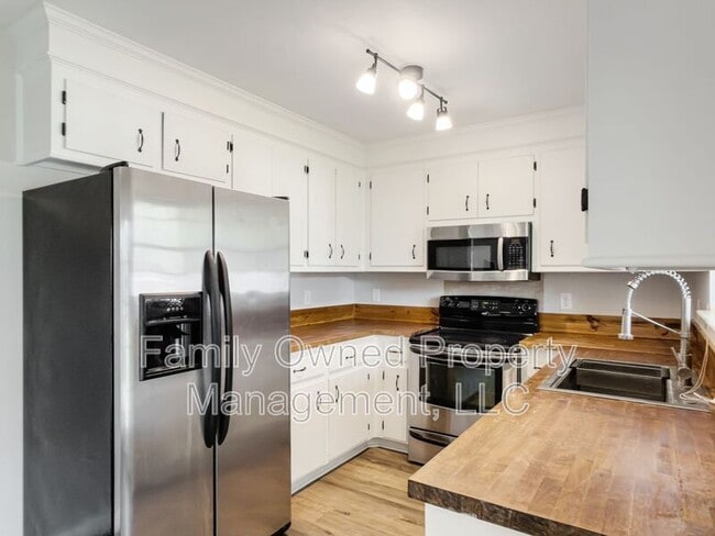 Building Photo - 2296 Boulder Ct