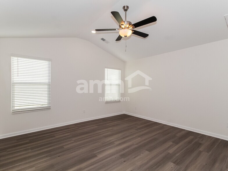 Building Photo - 1341 John Swann St