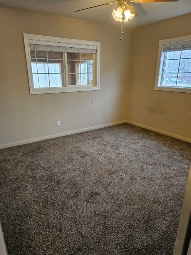 Building Photo - 3Br/1 Bath Home in Susanville