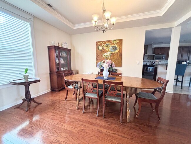 Building Photo - BEAUTIFUL HOME AVAILABLE APRIL 1ST