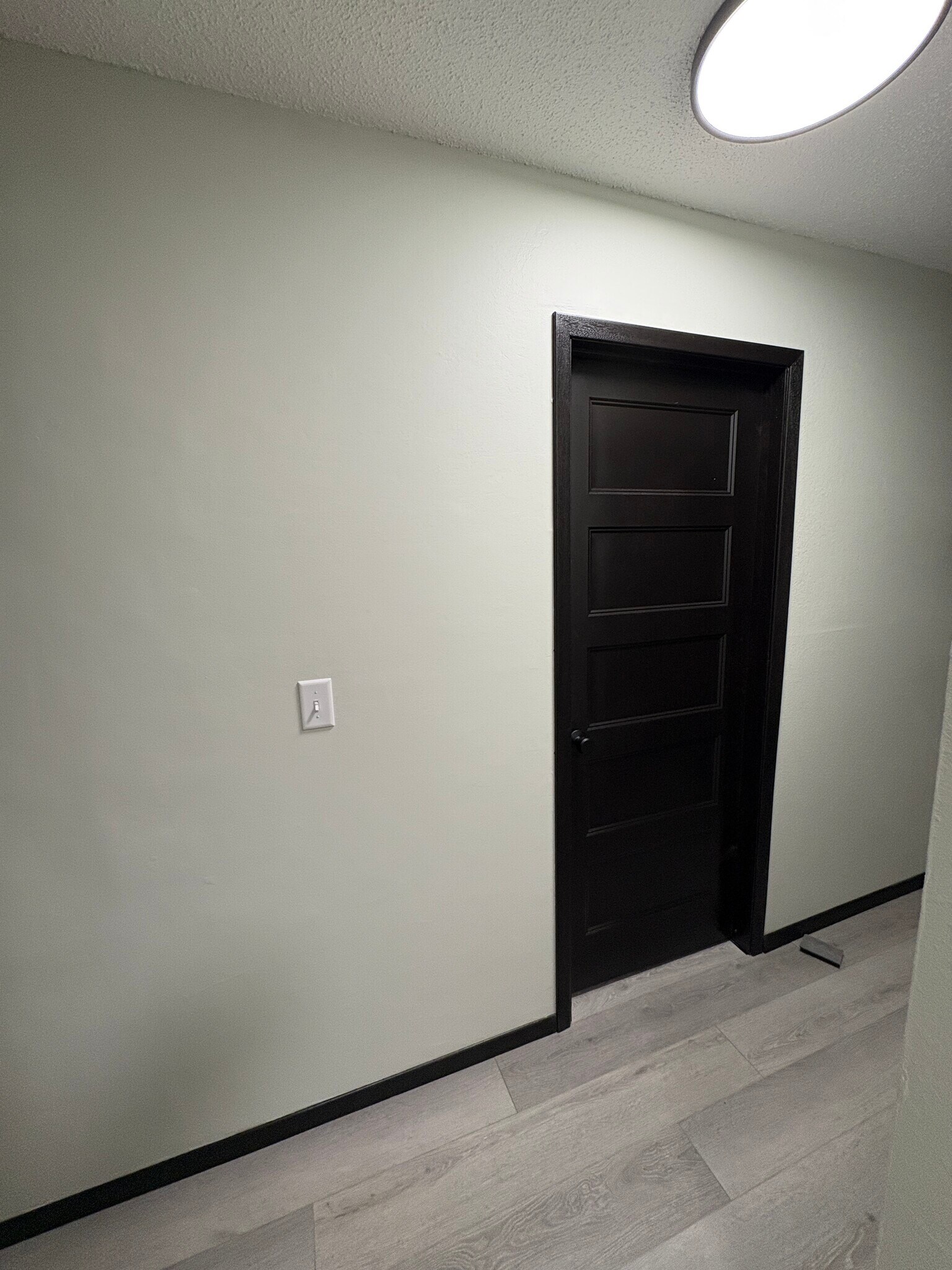 Building Photo - 907 Coulee Rd