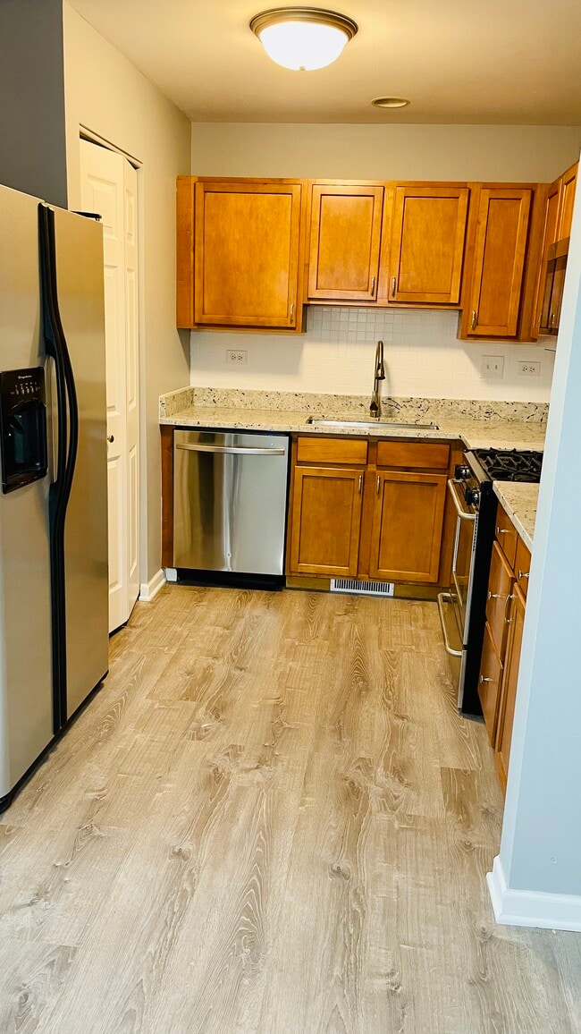 Building Photo - 659 Lincoln Station Dr