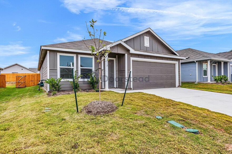 Building Photo - 3012 Yellow Pine Ave