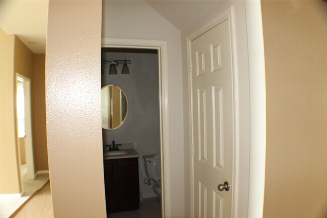 Building Photo - 12231 Ashford Park Dr
