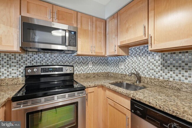 Building Photo - 1413 11th St NW