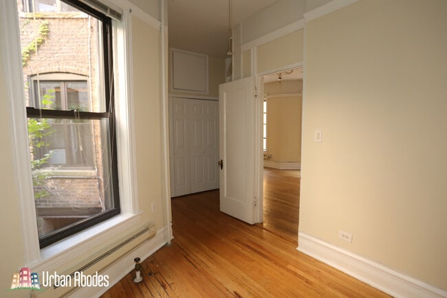 Building Photo - 1220 N Dearborn St