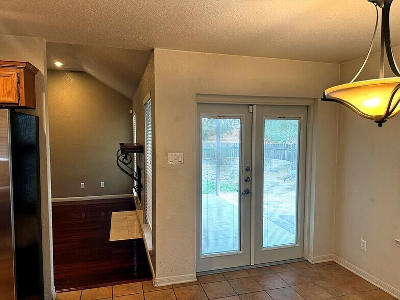 Building Photo - 1518 Chardonnay Dr