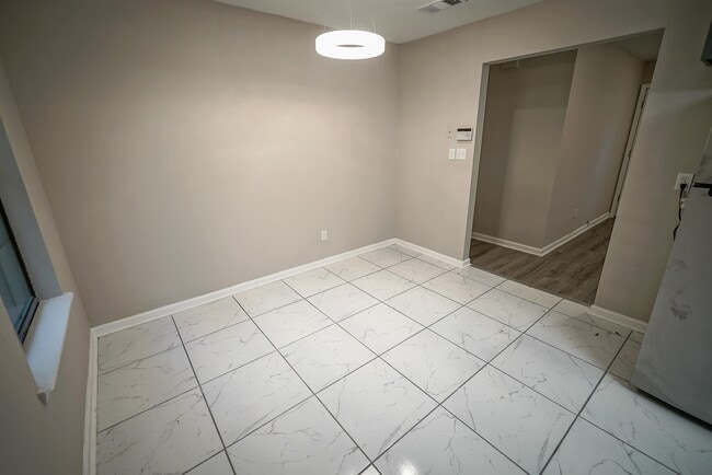 Building Photo - 8407 Lenova Ln