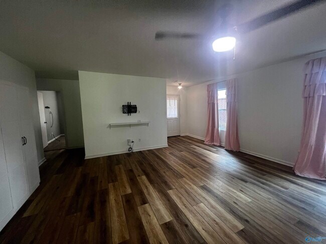 Building Photo - 163 Sagebrook Dr