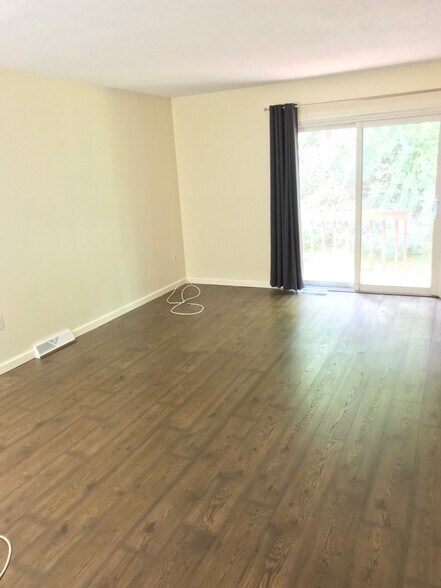 Spacious living room - 150 Burritt St
