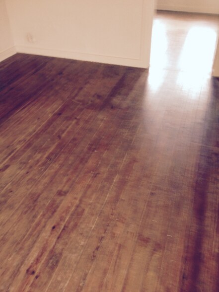 Building Photo - 118 Robinson Rd