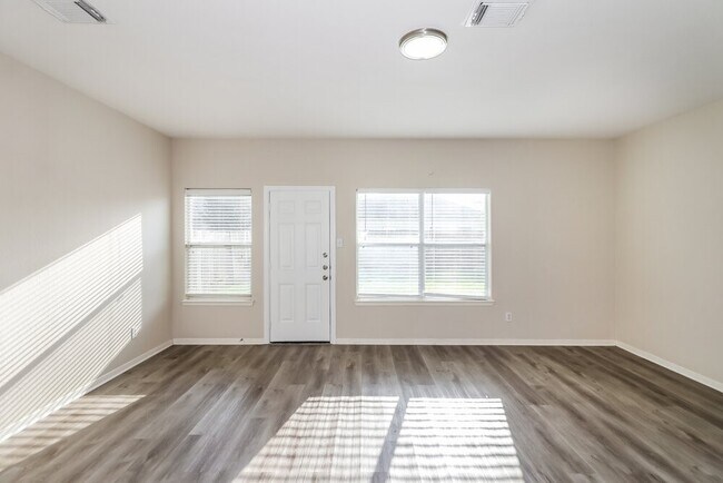 Building Photo - 2723 Durham Chase Ln
