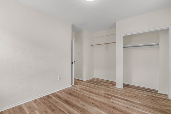 Building Photo - 734 North Terrace