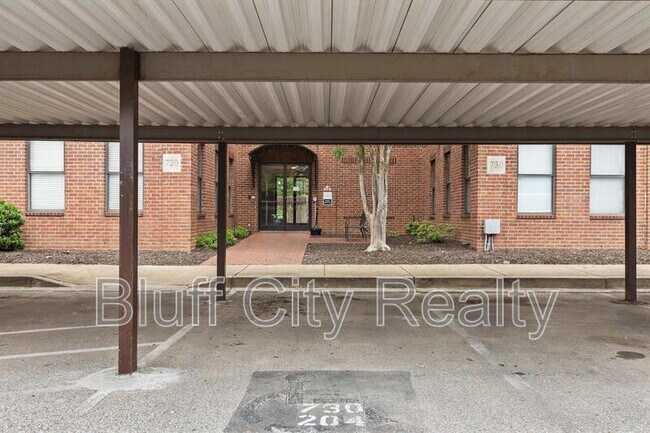 Building Photo - 730 Litty Ct
