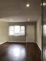 Building Photo - 917 N Hudson Ave