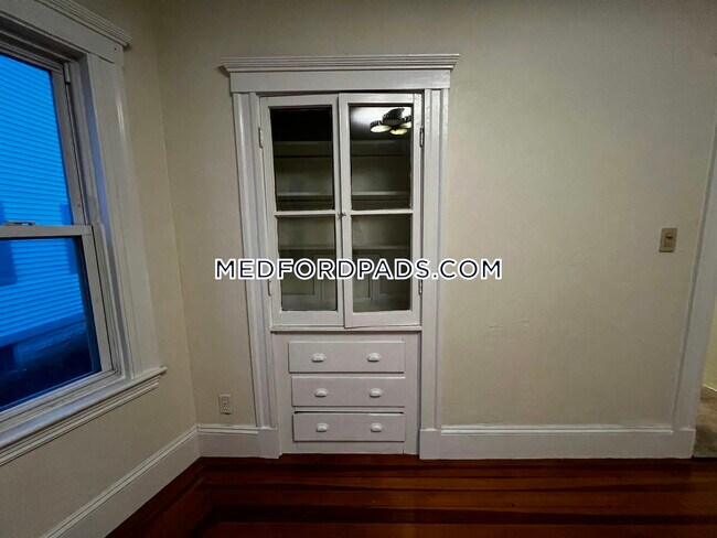 Building Photo - 128 Princeton St