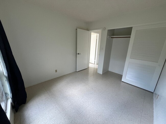 Building Photo - Haiku Knolls (Kaneohe) - LARGE YARD, 3 bed...