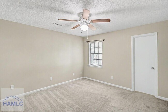 Building Photo - 1384 Forest Lake Dr