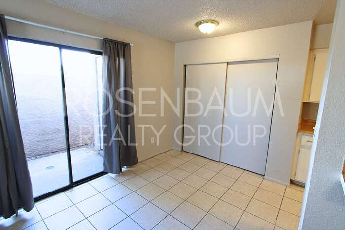 Building Photo - 410 E 9th Ave