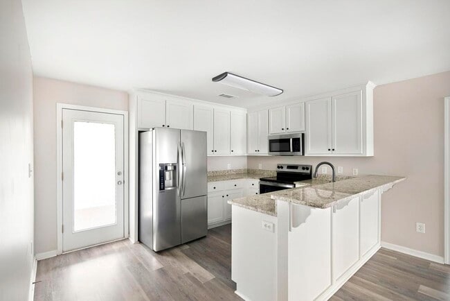 Building Photo - 104 Cello Ln