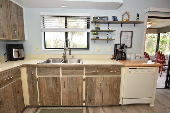 Building Photo - 18 Covington Ln