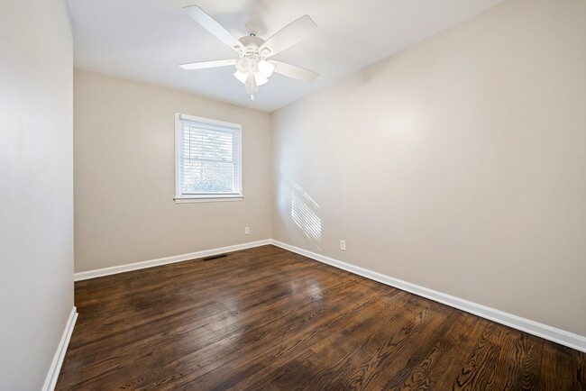 Building Photo - Beautiful Barnes Street Rental Ready early July!