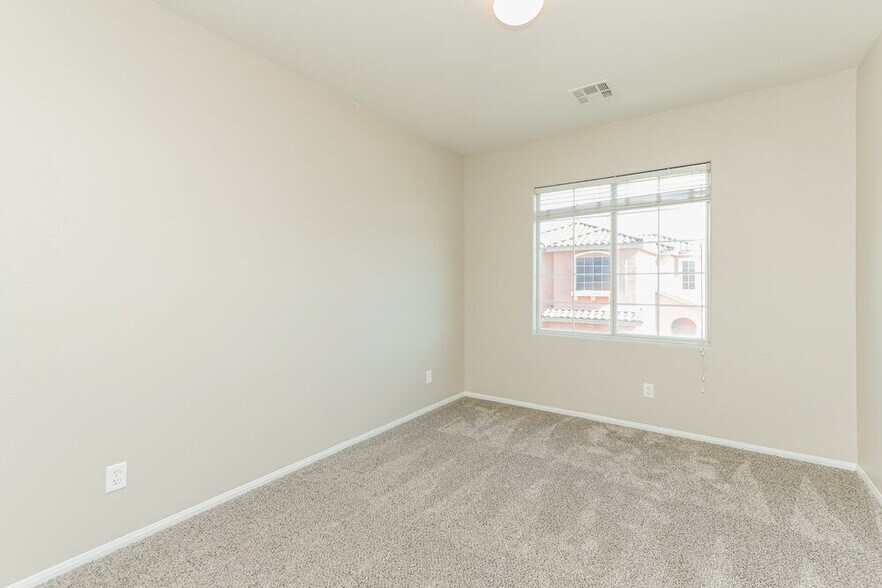 Building Photo - 9301 Euphoria Rose Ave