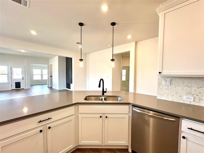 Building Photo - 336 Chaste Tree Dr