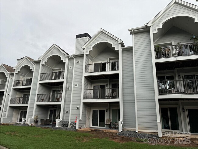 Building Photo - 18801 Nautical Dr