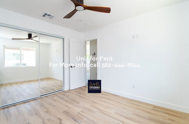 Building Photo - House -  2 Bedrooms + 1 Office / 1 Bathroom - Paramount