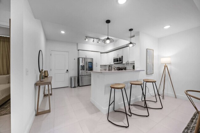 Building Photo - 605 Kemp St