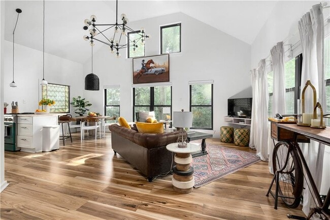 Building Photo - 119 Ashland Dr NE