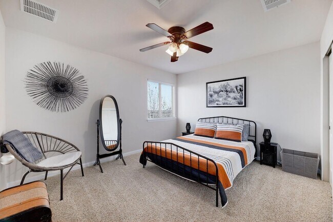 Building Photo - 1301 Sunny Meadows Loop