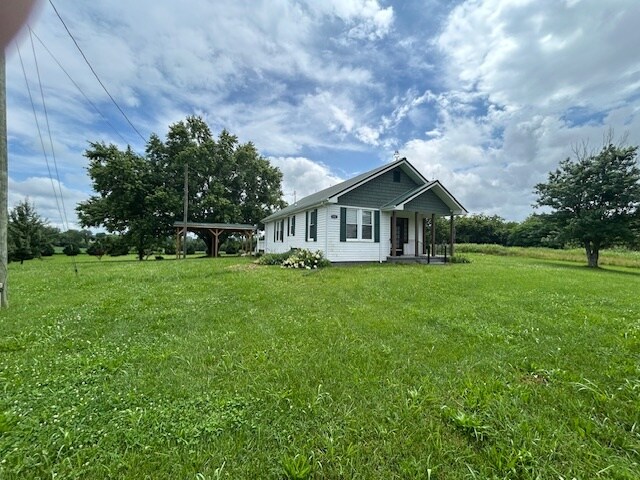 House front - 511 E Old Andrew Johnson Hwy