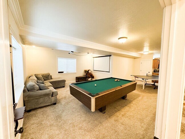 Building Photo - Beautiful Custom Home For Rent In Rexburg!
