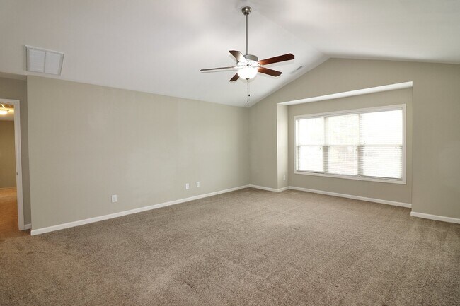 Building Photo - Spacious 4-Bedroom Home with Fireplace in Fayetteville, NC - A Must-See Rental Property!