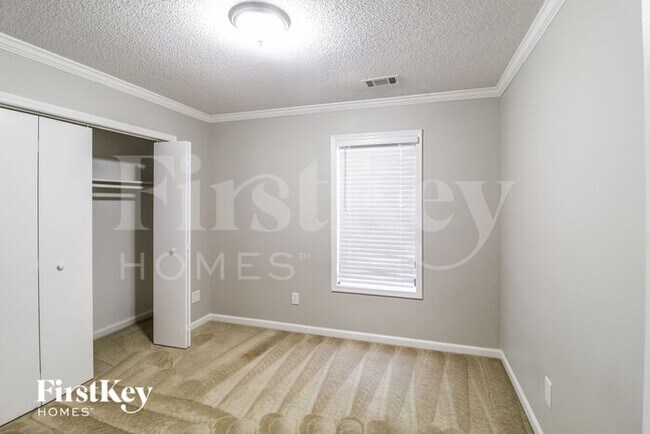 Building Photo - 4131 Warren Rd