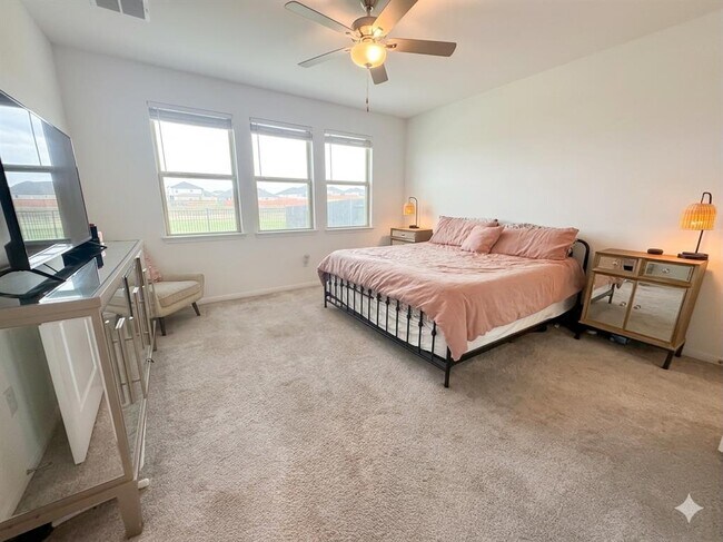 Building Photo - 144 Lime St