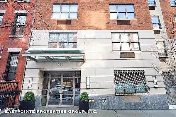 Building Photo - 516 W 47th St
