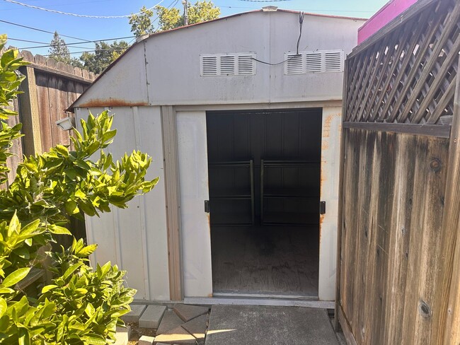 Building Photo - 3BD/1BA Home in Lovely Westwood Neighborhood