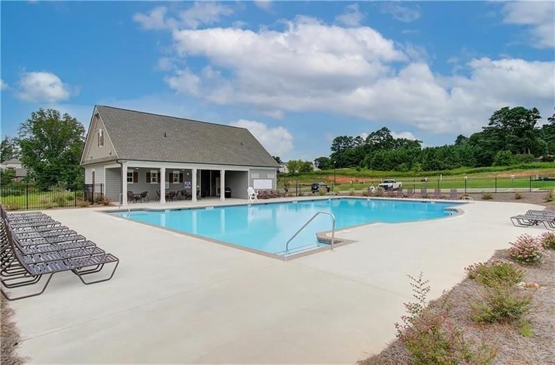 Building Photo - 4599 Silver Oak Dr SW