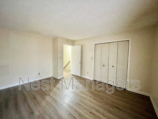 Building Photo - 5850 Aftonshire Dr