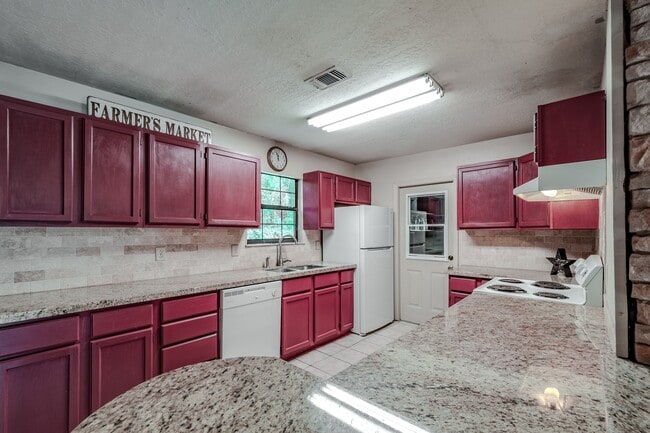 Building Photo - 521 Northwood Dr