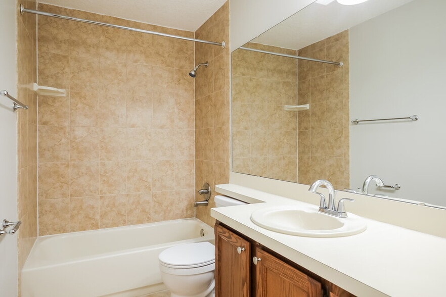 Building Photo - 2916 Trenton Ct