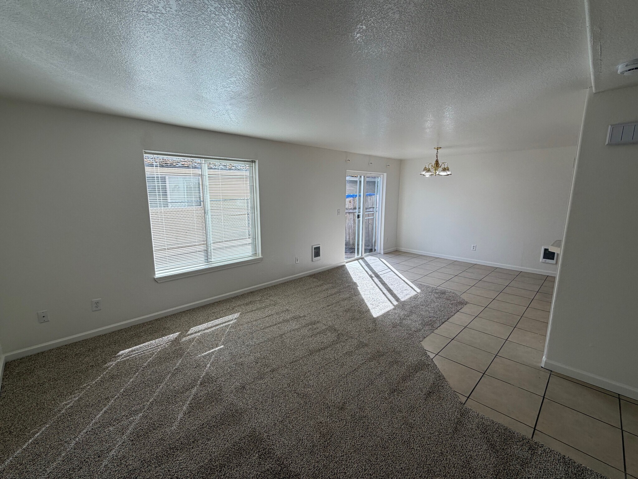 Building Photo - 4338 Ward Pl NE